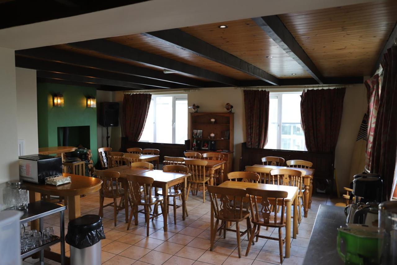 West Coast Lodge Лехинч Екстериор снимка